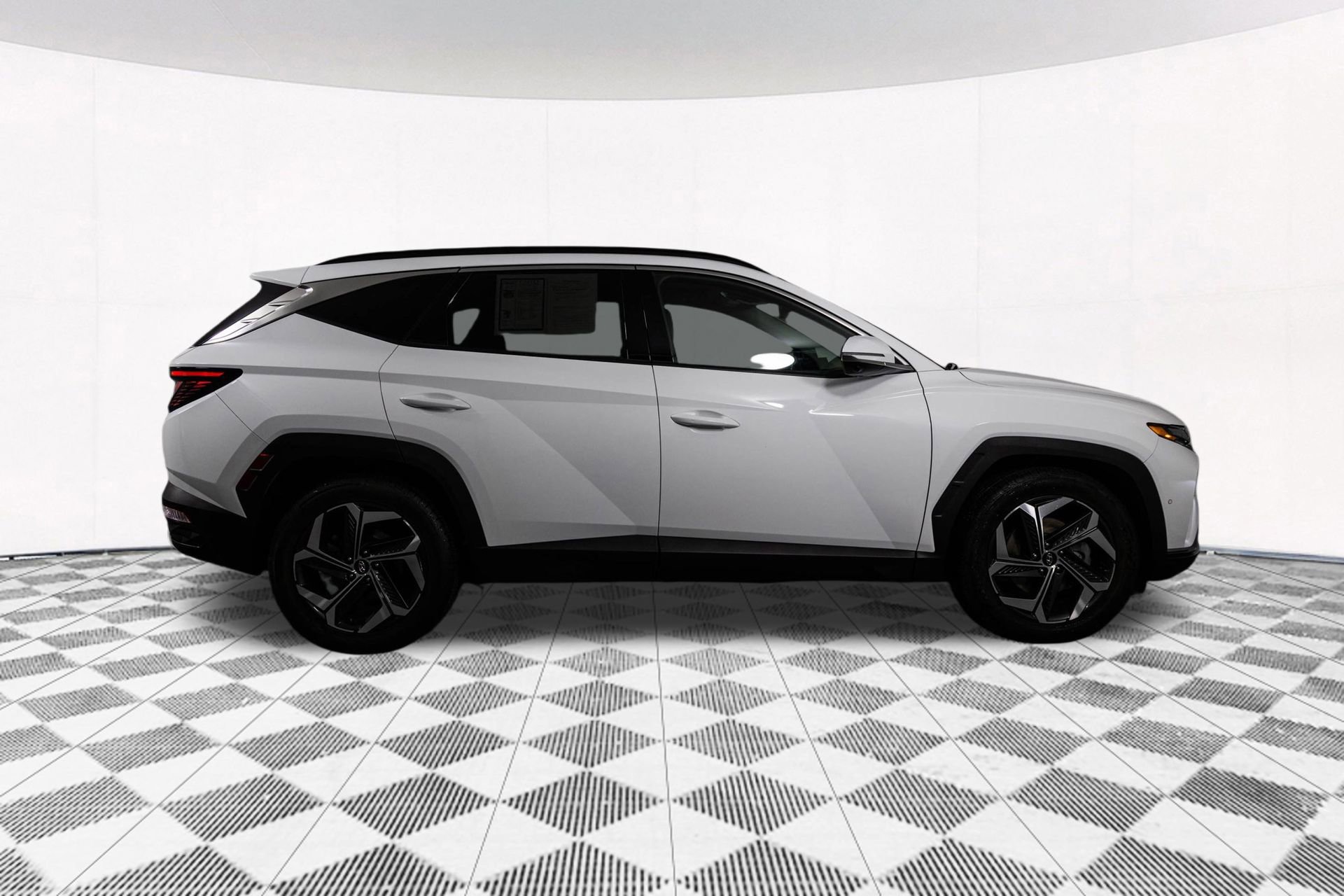 Used 2023 Hyundai Tucson Limited image 17