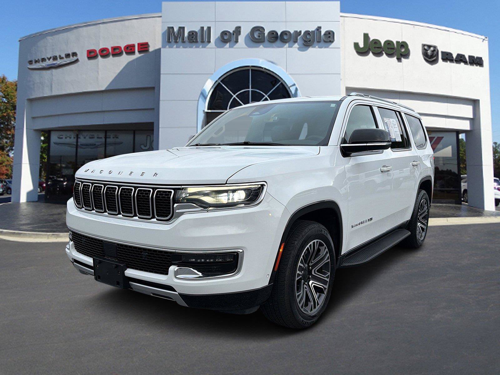 Used 2024 Jeep Wagoneer Series II w/ Flexible Seating Group RWD image 1