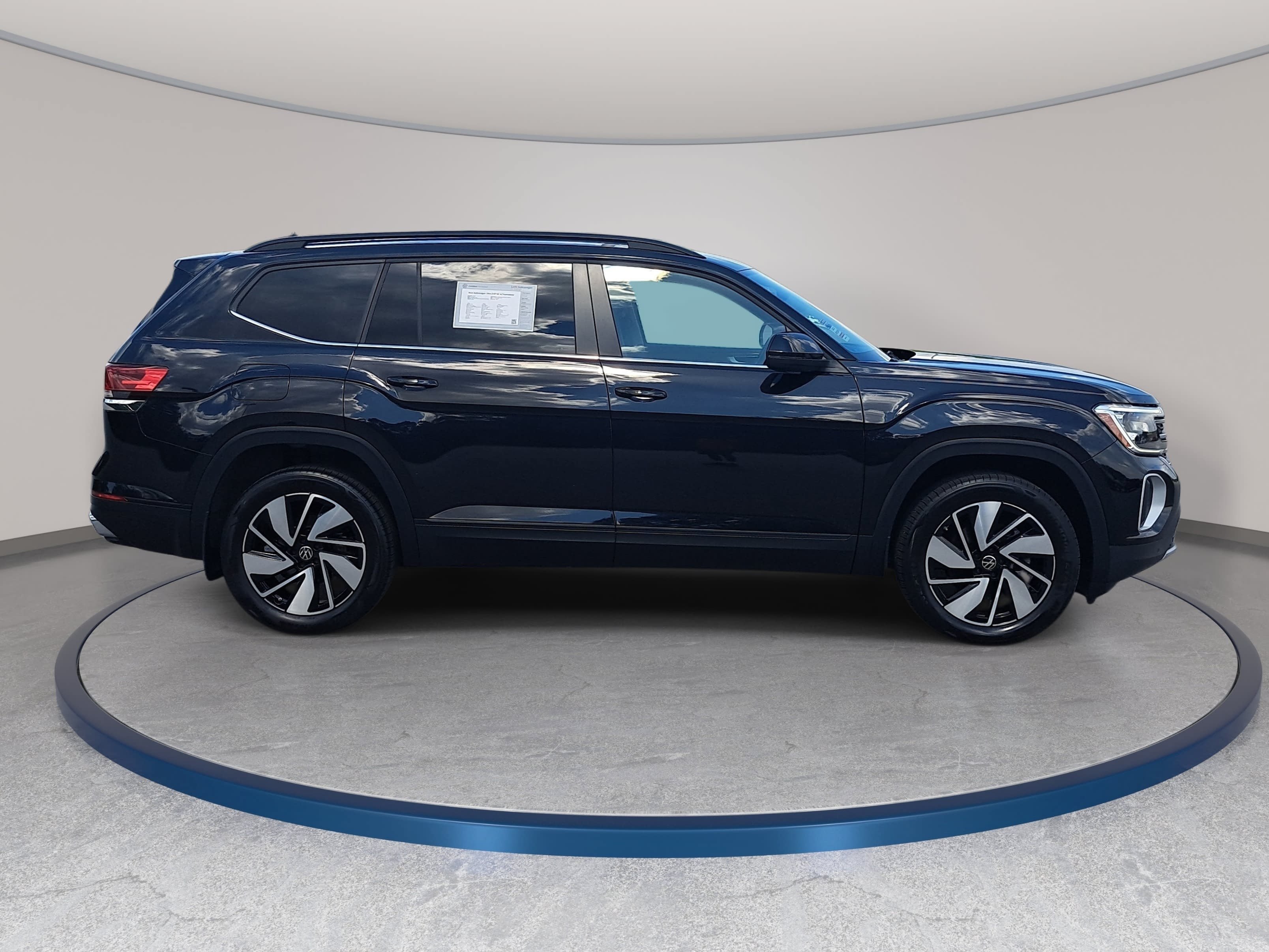 Certified 2024 Volkswagen Atlas SE FWD image 4