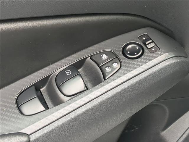 Used 2025 Nissan Altima 2.5 SV image 11