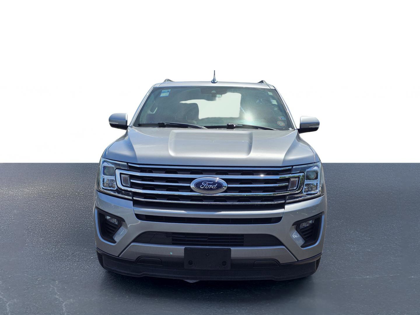 Used 2020 Ford Expedition XLT w/ Equipment Group 202A image 2