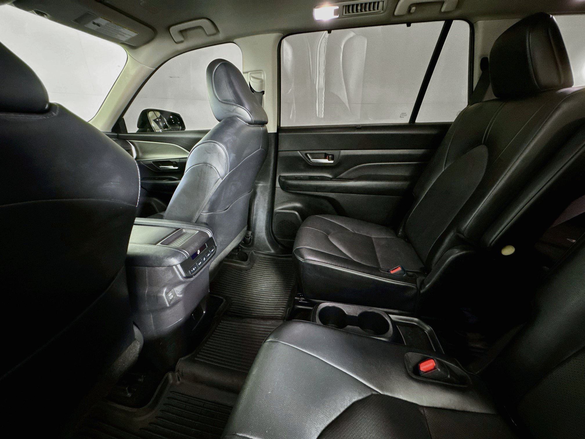Used 2024 Toyota Grand Highlander FWD image 23