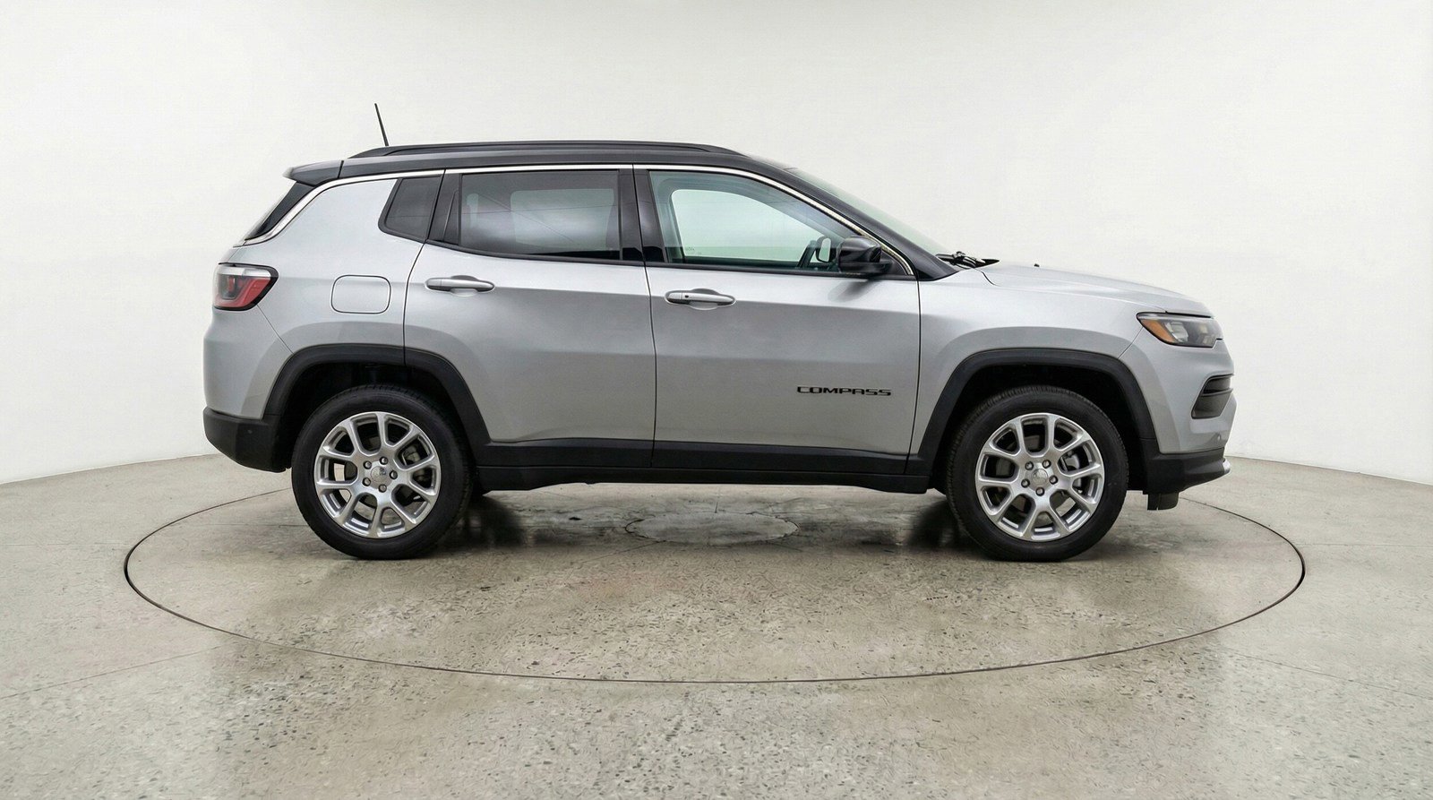 Used 2025 Jeep Compass Limited image 8