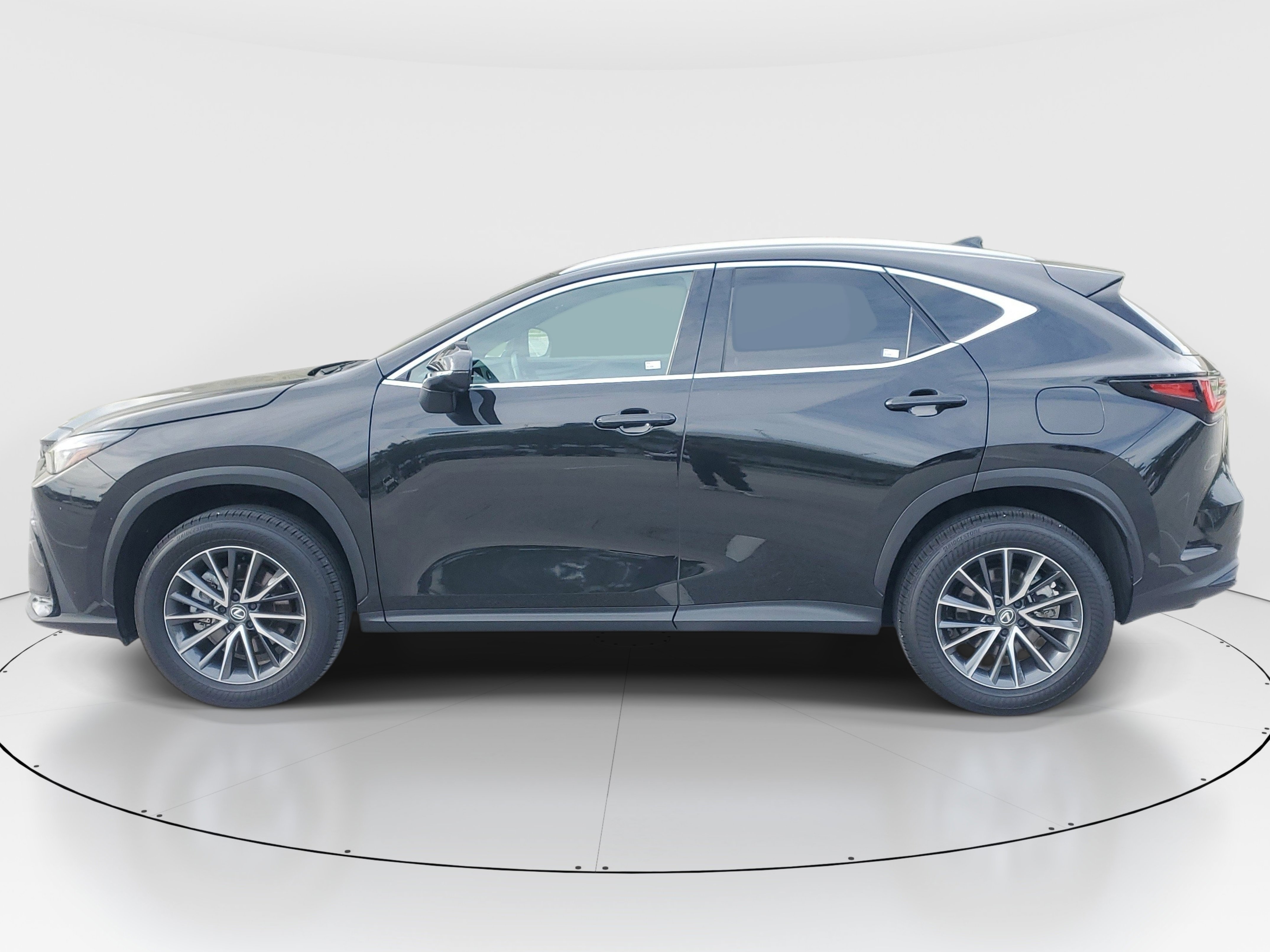 Used 2025 Lexus NX 250 FWD w/ Towing Package (2000 Lbs) image 7