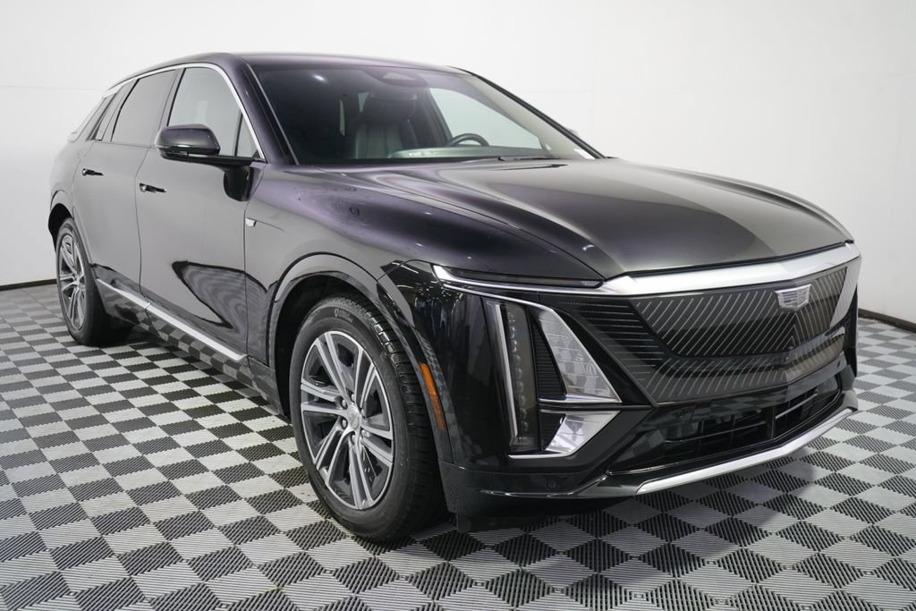 Certified 2024 Cadillac Lyriq Luxury w/ LPO, Floor Liner Package AWD/4WD image 9