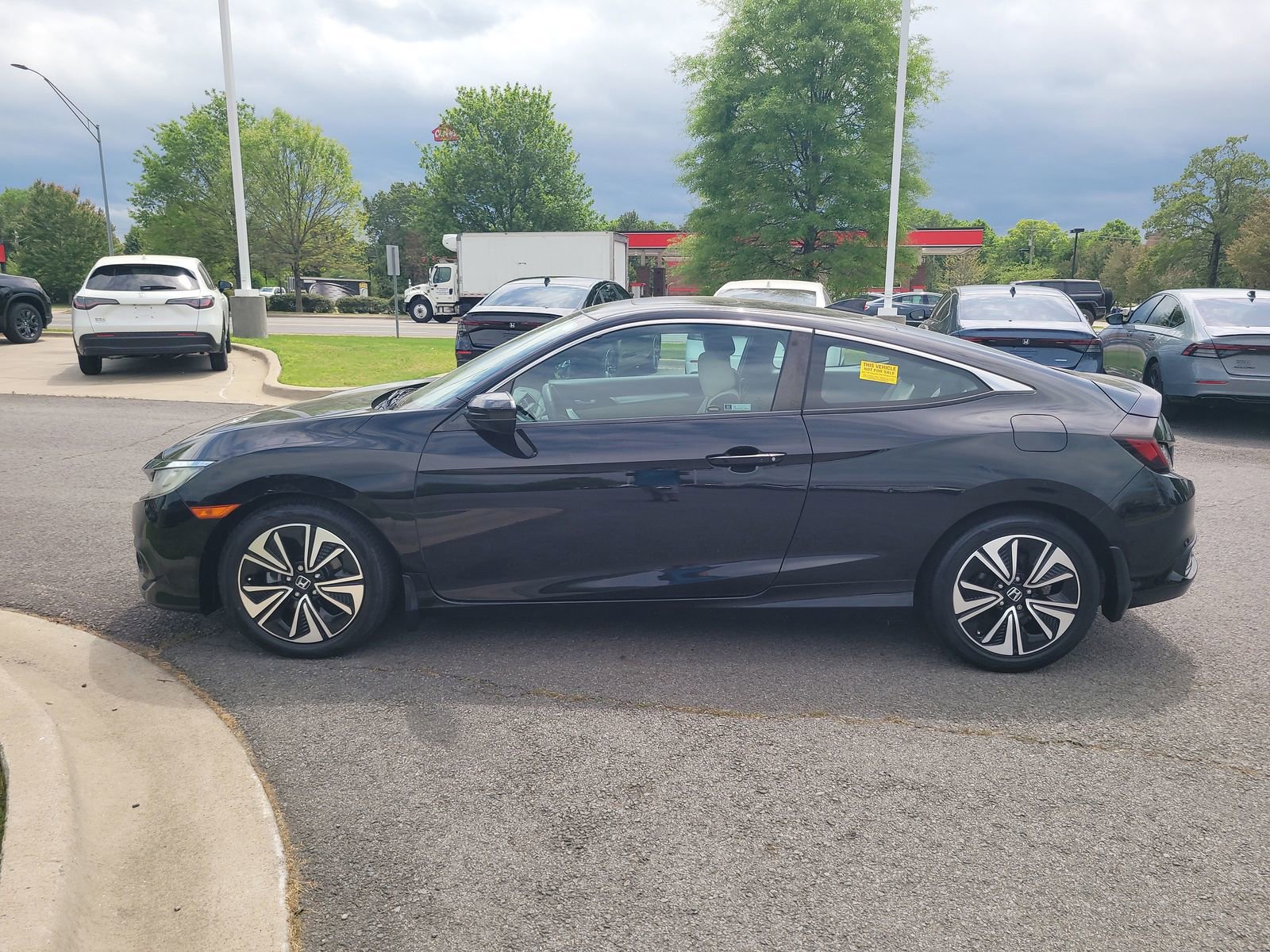 Used 2018 Honda Civic EX-T image 4