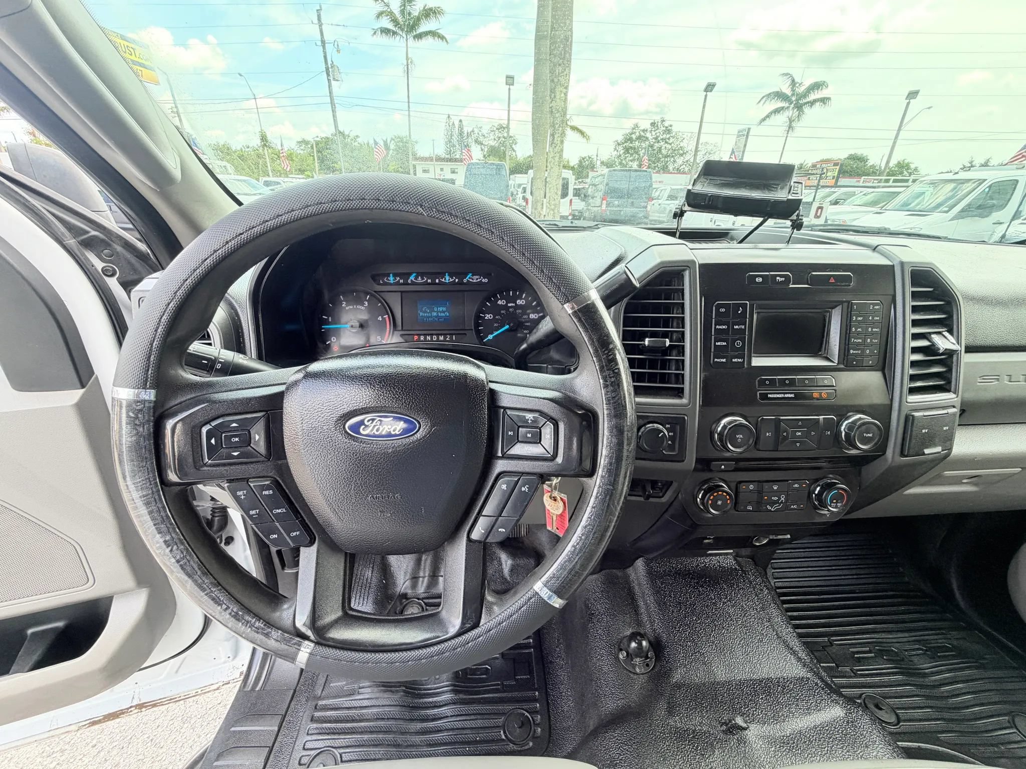 Used 2017 Ford F550 4x4 Crew Cab Super Duty image 11