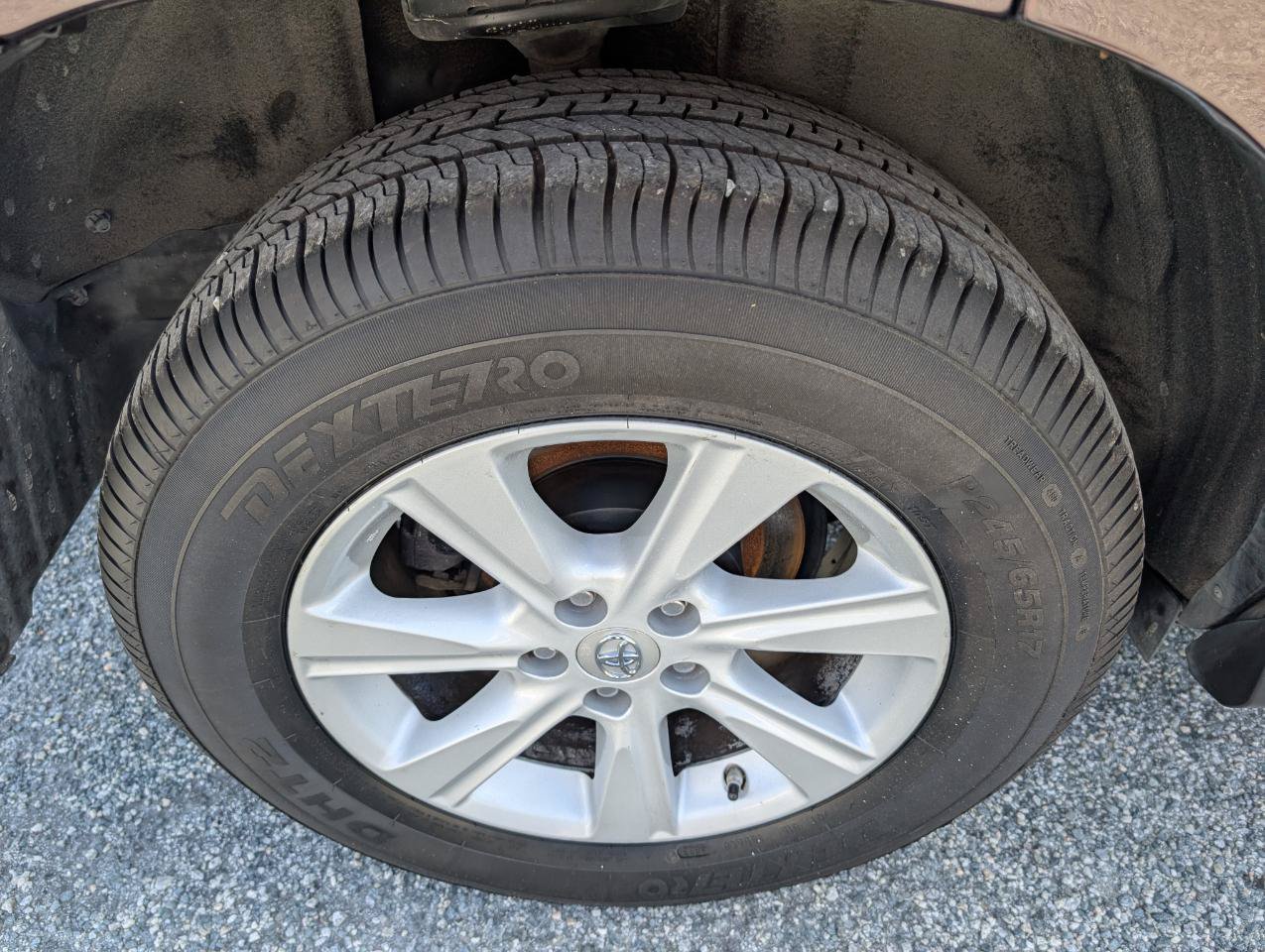 Used 2012 Toyota Highlander SE w/ Tow Pkg FWD image 6