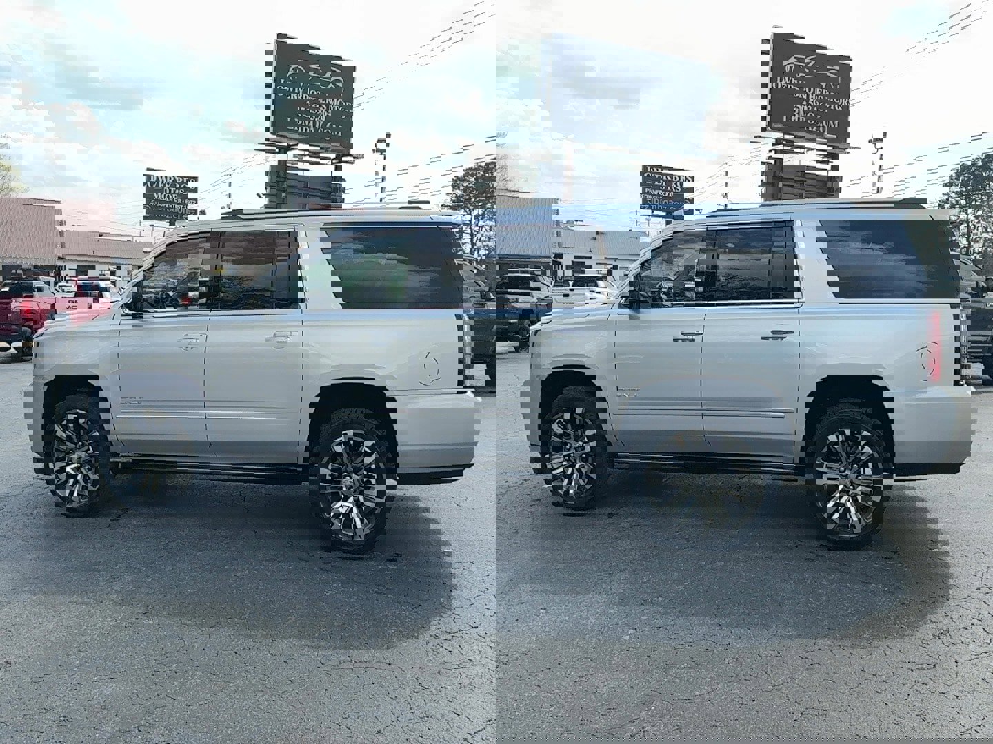 Used 2019 GMC Yukon XL Denali w/ Denali Ultimate Package image 8