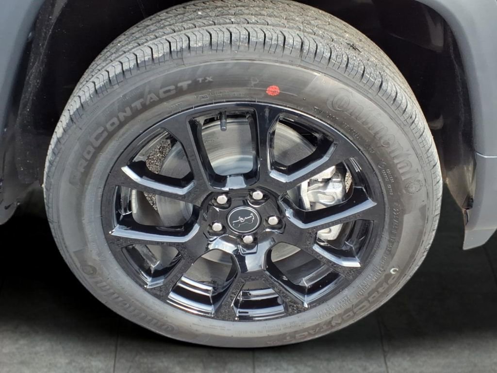 New 2026 Jeep Compass Latitude image 4