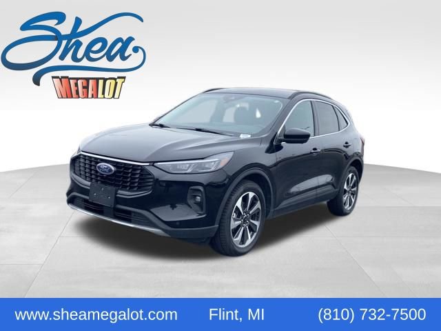 Used 2024 Ford Escape Platinum AWD/4WD image 1