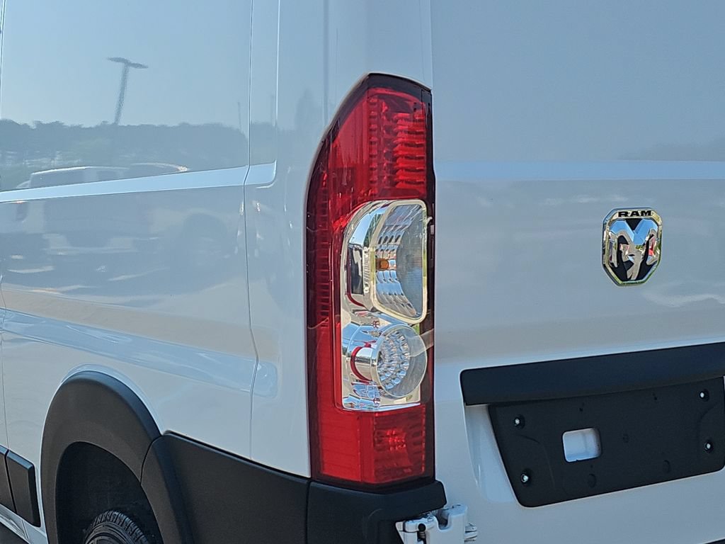 Used 2025 RAM ProMaster 2500 w/ Convenience Group FWD image 33