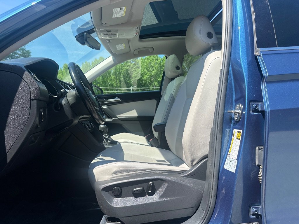 Used 2018 Volkswagen Tiguan SE w/ Panoramic Sunroof Package AWD/4WD image 10