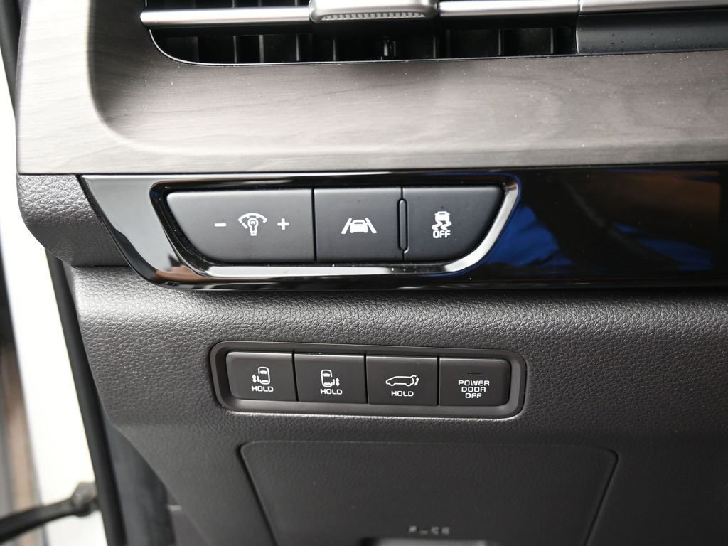 Used 2022 Kia Carnival SX image 36