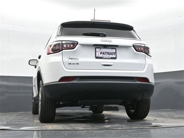 Used 2025 Jeep Compass Sport image 36