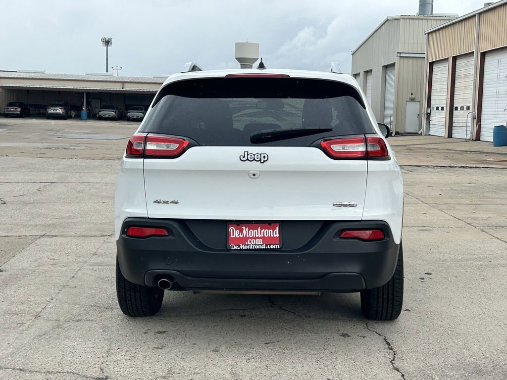 Used 2015 Jeep Cherokee Latitude AWD/4WD image 6