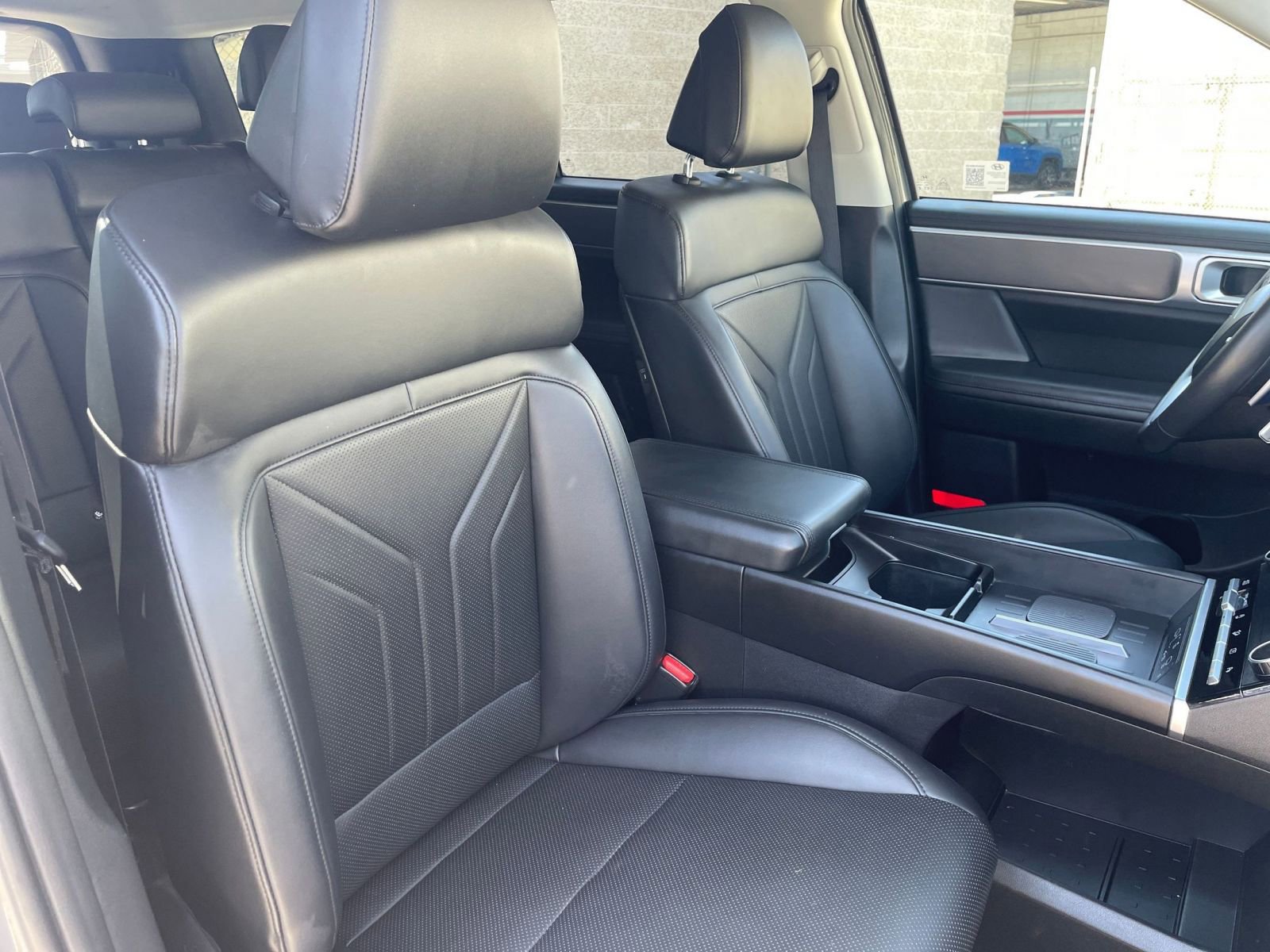 Used 2025 Hyundai Santa Fe SEL image 38