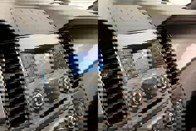 Used 2019 Ford Taurus SEL image 27