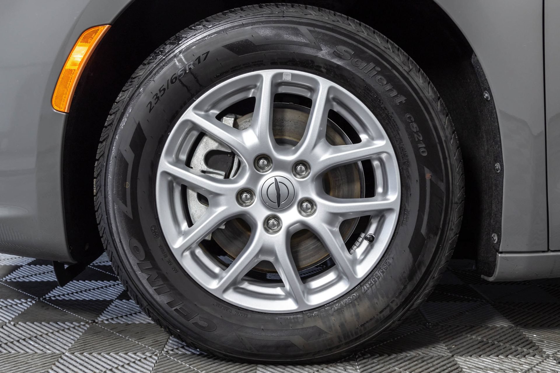 Used 2022 Chrysler Pacifica Touring-L FWD image 46