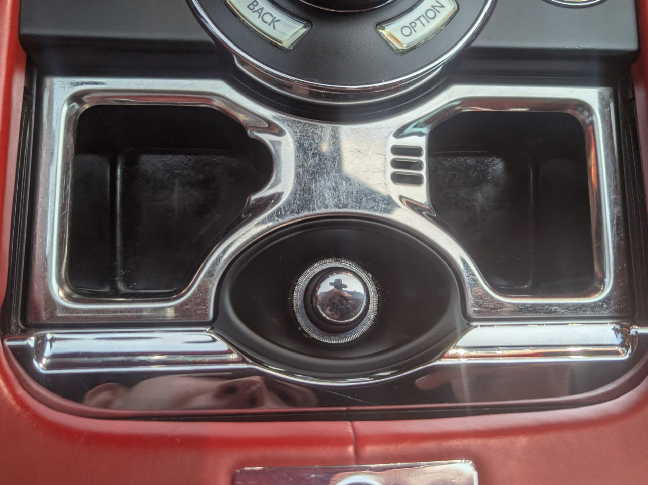 Used 2018 Rolls-Royce Dawn image 32