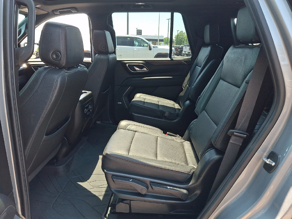 Used 2024 Chevrolet Tahoe High Country w/ Premium Package 2 AWD/4WD image 10
