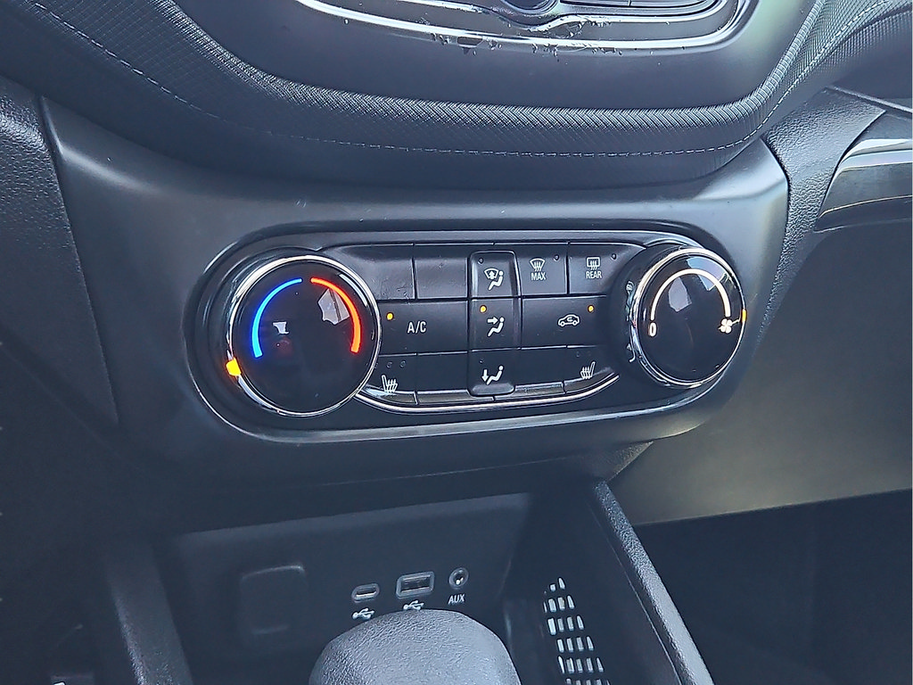 Used 2023 Chevrolet TrailBlazer LT FWD image 17