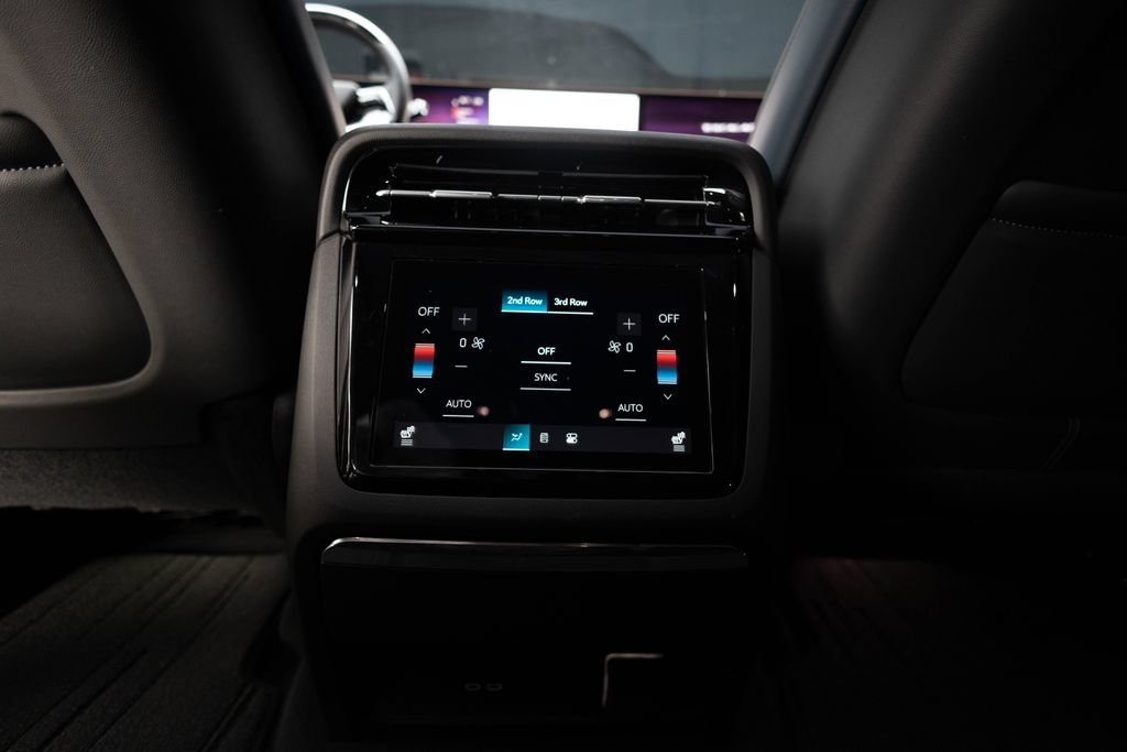 Used 2025 Cadillac Escalade IQ Luxury 2 w/ LPO, Premium Carpet Package AWD/4WD image 44