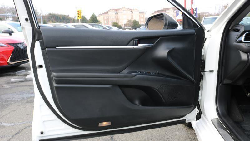 Used 2018 Toyota Camry SE w/ Protection Package (Q2) image 10