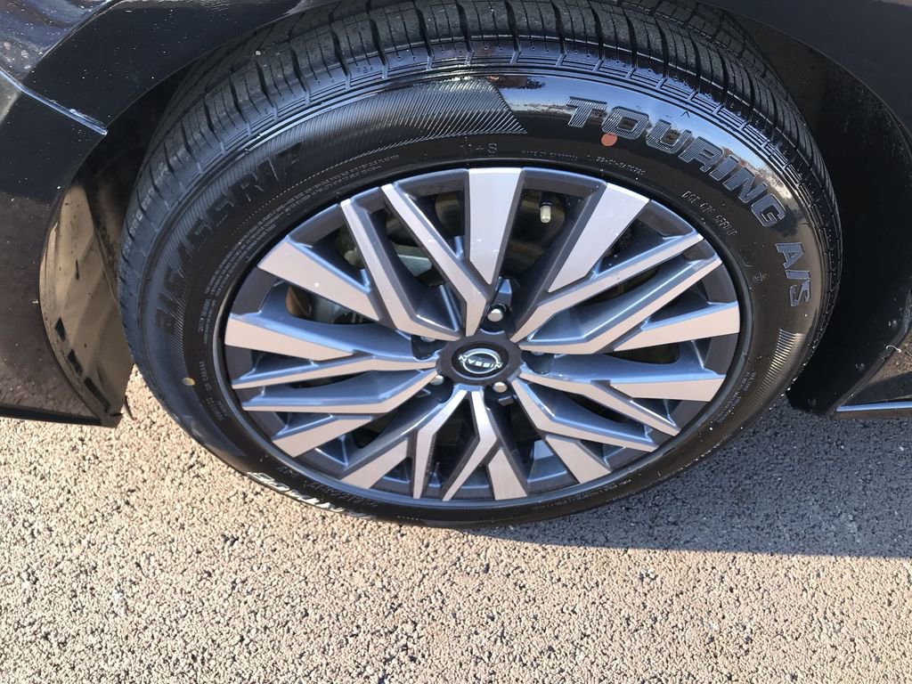 Used 2024 Nissan Altima 2.5 SV image 10