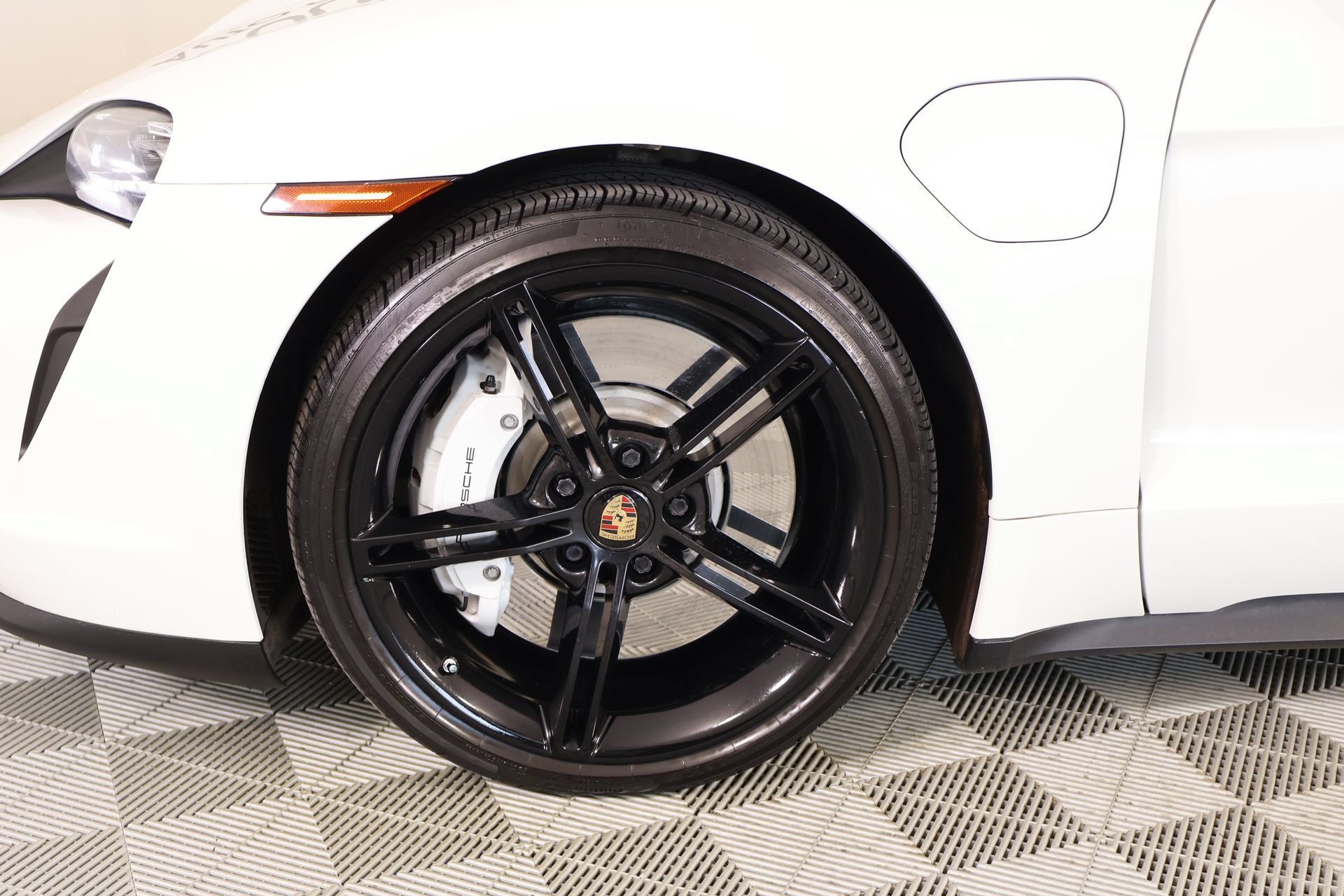 Used 2021 Porsche Taycan 4S AWD/4WD image 18