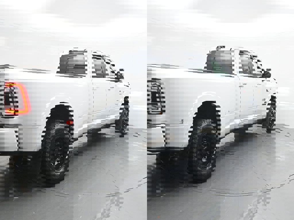 Used 2022 RAM 3500 Limited w/ Max Tow Package image 5