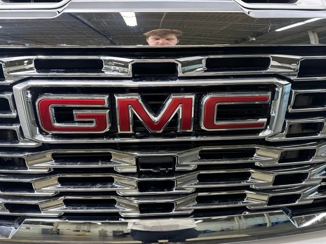 Used 2024 GMC Sierra 2500 Denali w/ Technology Package image 9