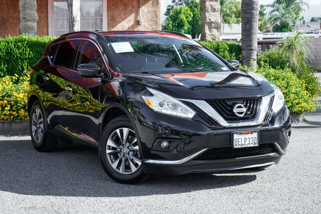 Used 2017 Nissan Murano SV FWD image 2