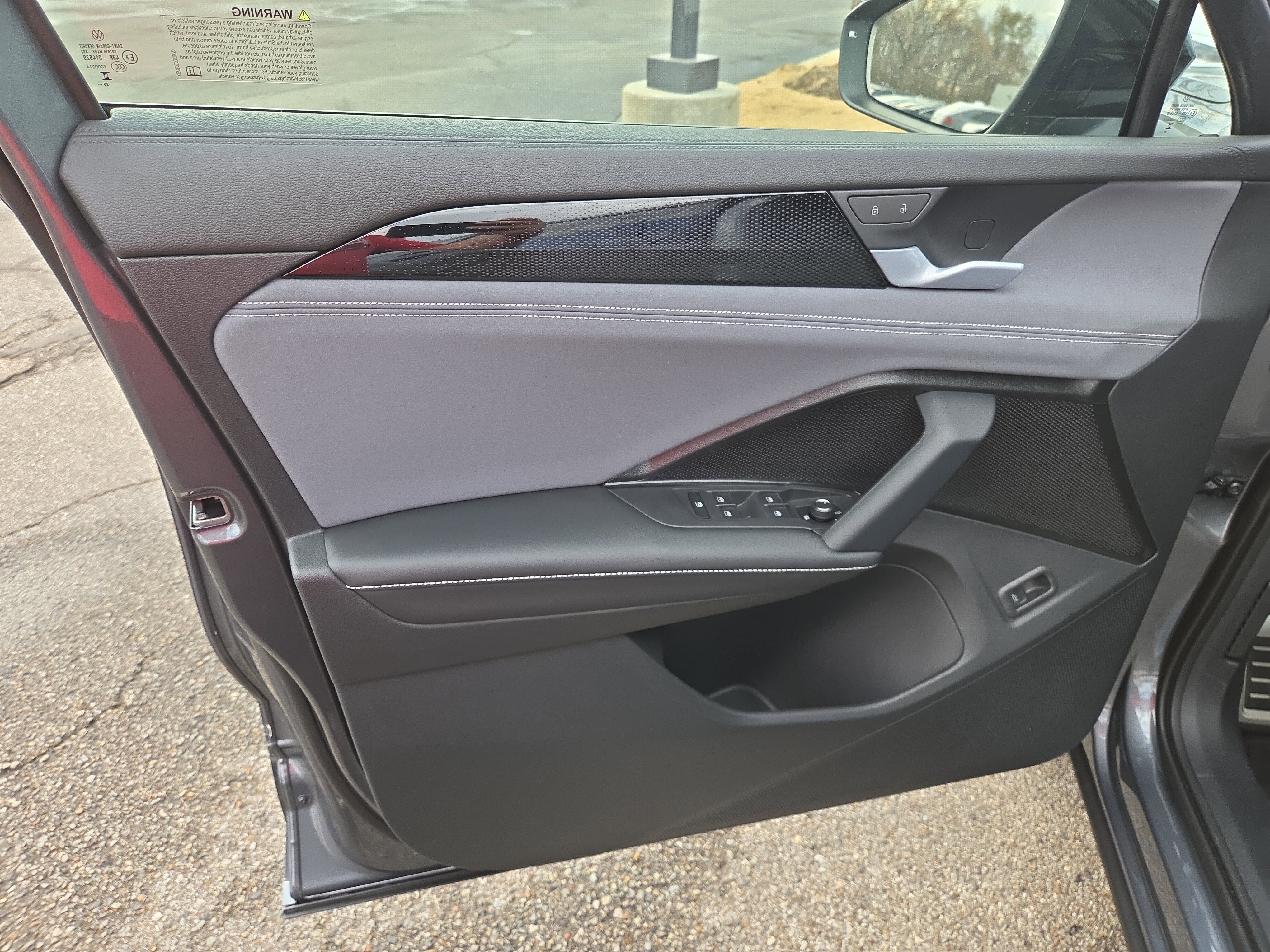 New 2026 Volkswagen Tiguan SE R-Line image 5