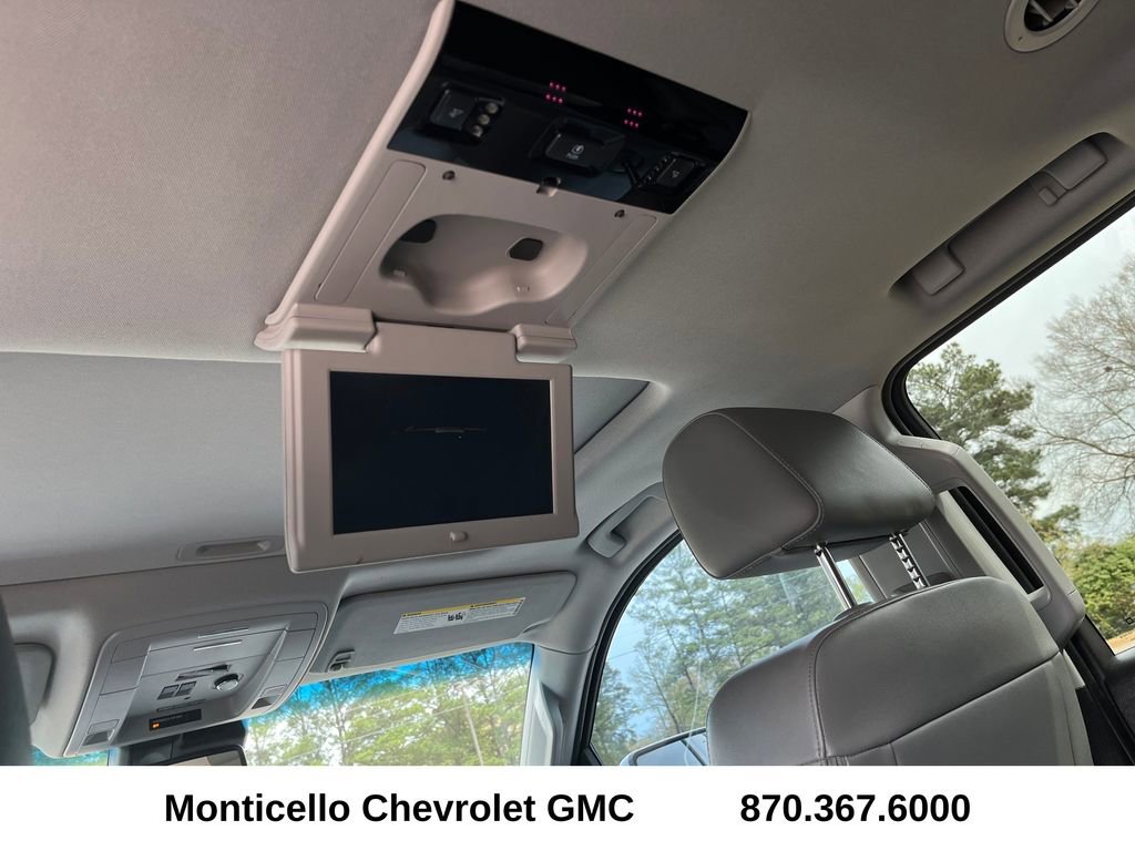 Used 2018 Chevrolet Suburban LT w/ LT Signature Package image 27
