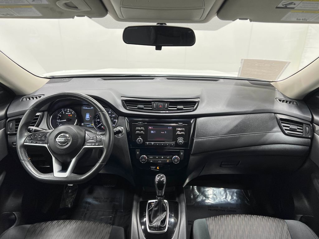 Used 2017 Nissan Rogue SV image 18