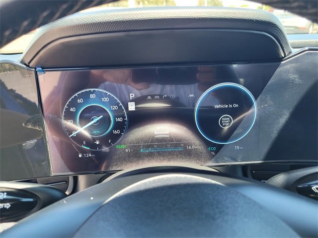 New 2025 Hyundai Elantra SEL image 11