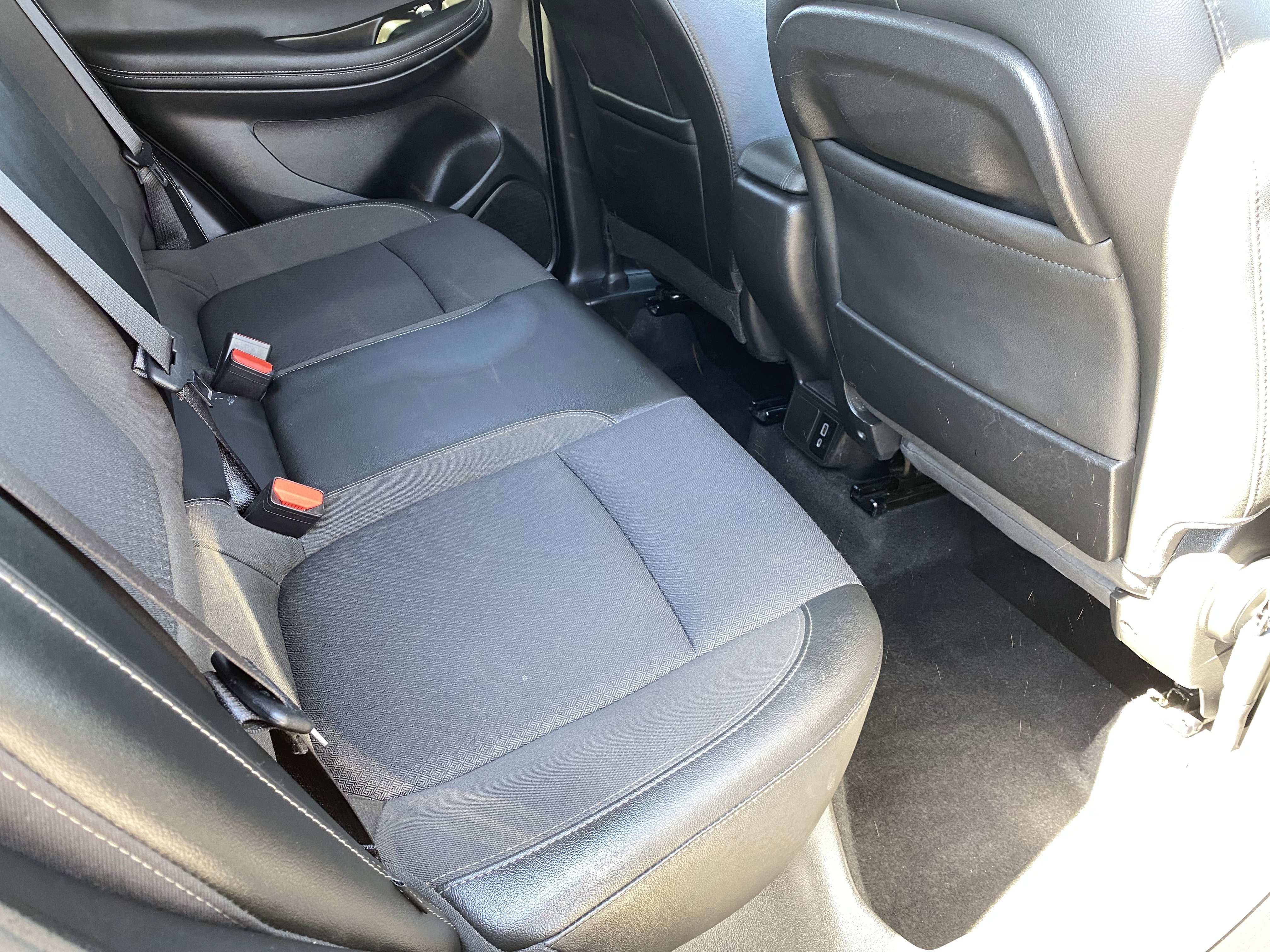 Used 2022 Buick Encore GX Preferred w/ Cold Weather Comfort Package FWD image 13