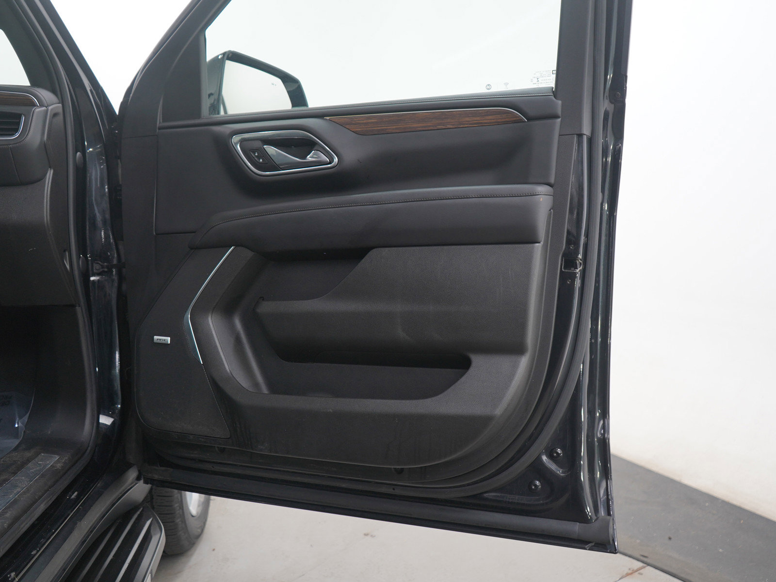 Used 2021 Chevrolet Suburban High Country image 11