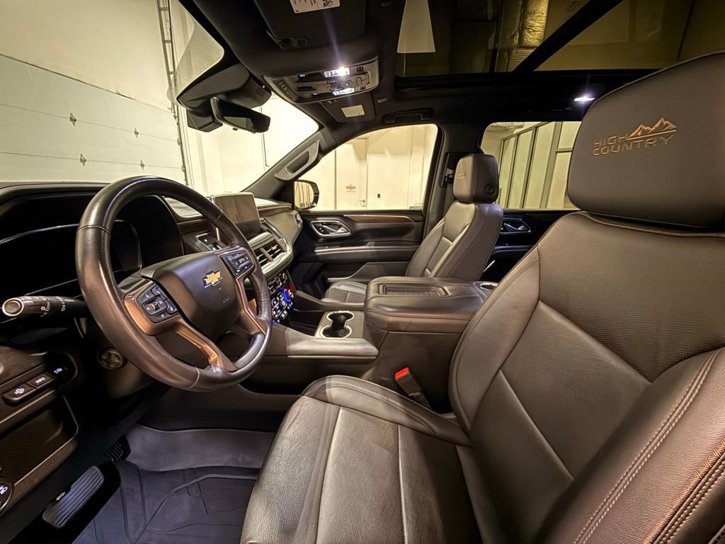 Used 2023 Chevrolet Suburban High Country image 17