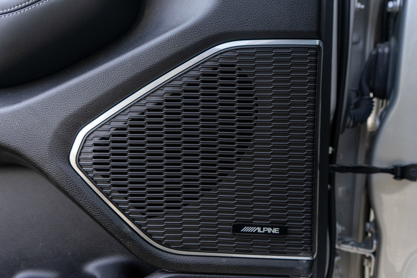 Used 2023 Jeep Grand Cherokee L Overland image 16