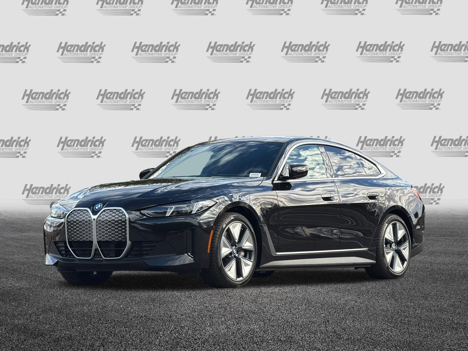 Used 2025 BMW i4 eDrive40 w/ Premium Package image 9
