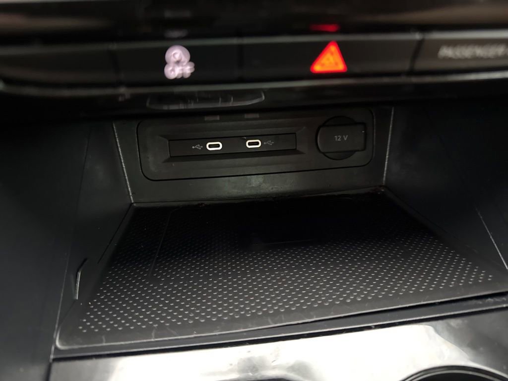 Used 2022 Volkswagen Atlas Cross Sport SE image 23