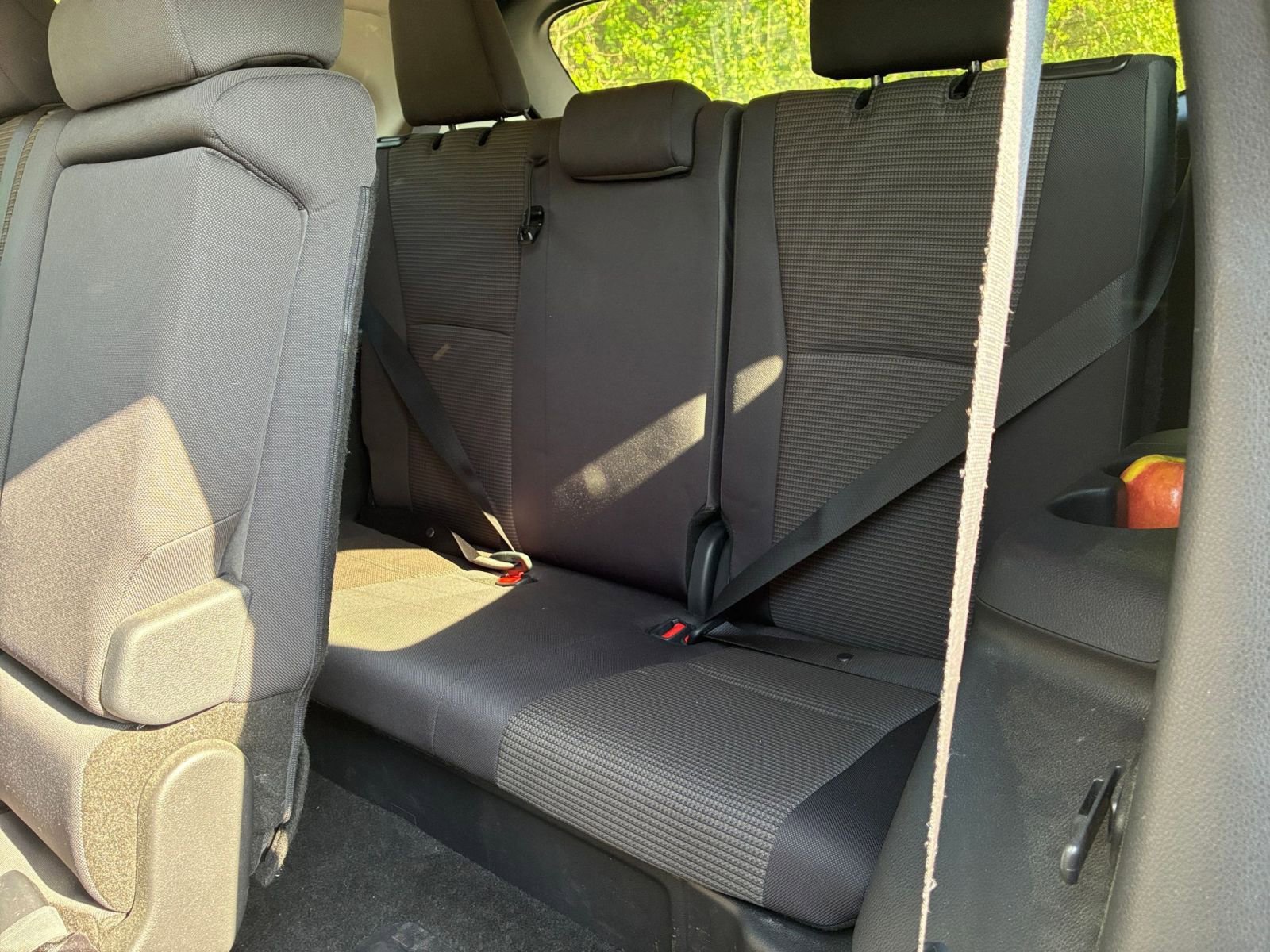 Used 2025 Toyota Highlander LE image 29