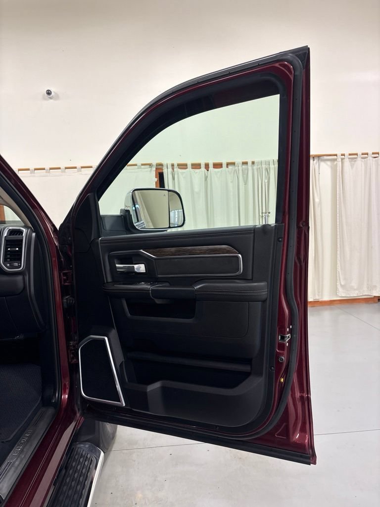 Used 2020 RAM 2500 Laramie RWD image 27