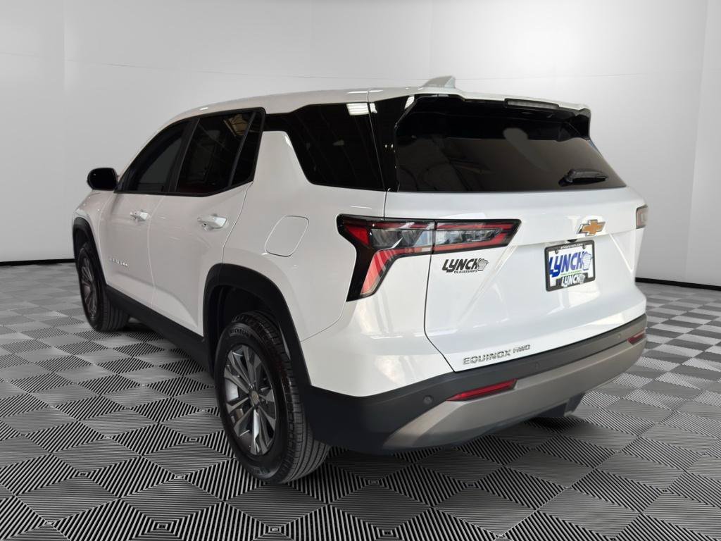 Used 2026 Chevrolet Equinox LT AWD/4WD image 3