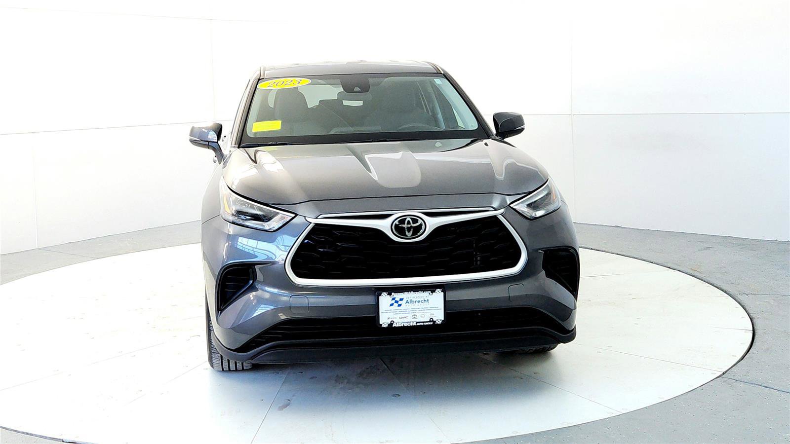Certified 2023 Toyota Highlander L image 8