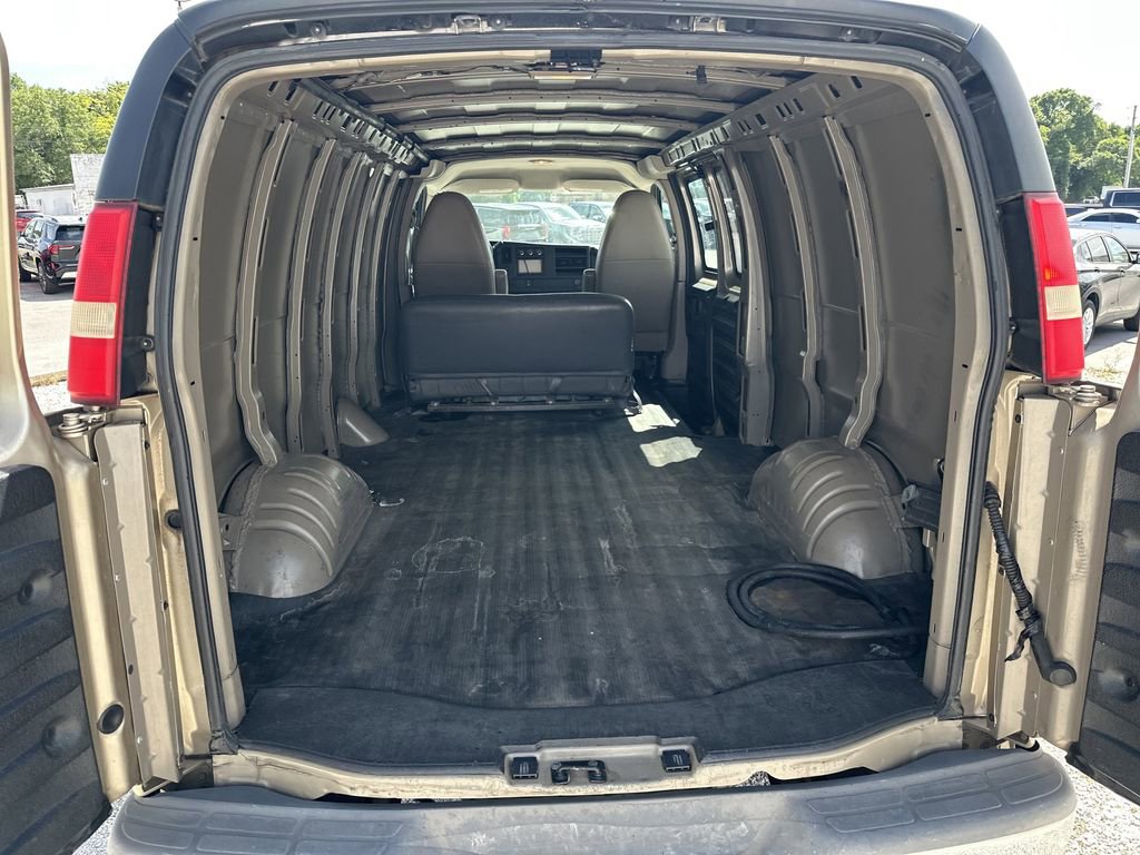 Used 2010 GMC Savana 3500 Extended w/ Chrome Appearance Package RWD image 23