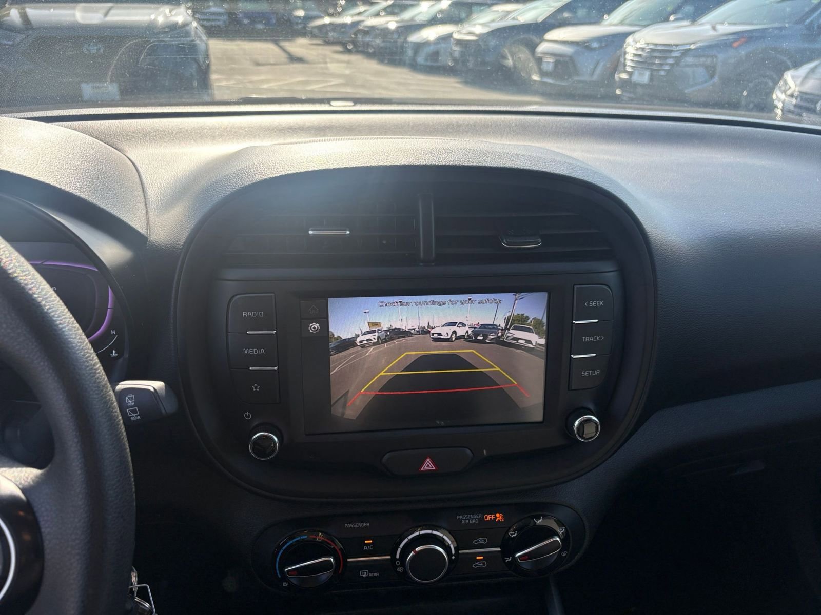 Used 2025 Kia Soul LX w/ LX Technology Package FWD image 22