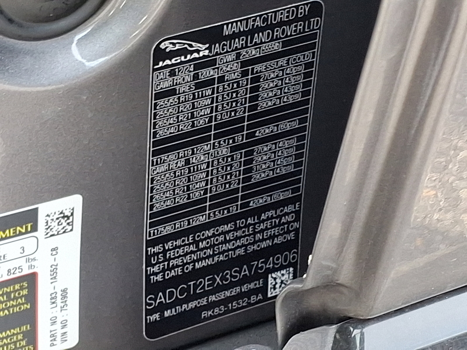 New 2025 Jaguar F-PACE R-Dynamic S image 22